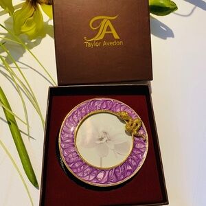 Taylor Avedon Collectible picture Frame Brand New
